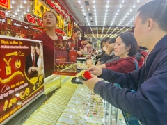 Bản tin thị trường vàng sáng 22/12/2023: Giá vàng tăng lập đỉnh mới, vượt ngưỡng 76 triệu/lượng